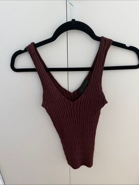 Zara Ribbed V-Neck Tank Top - Maroon